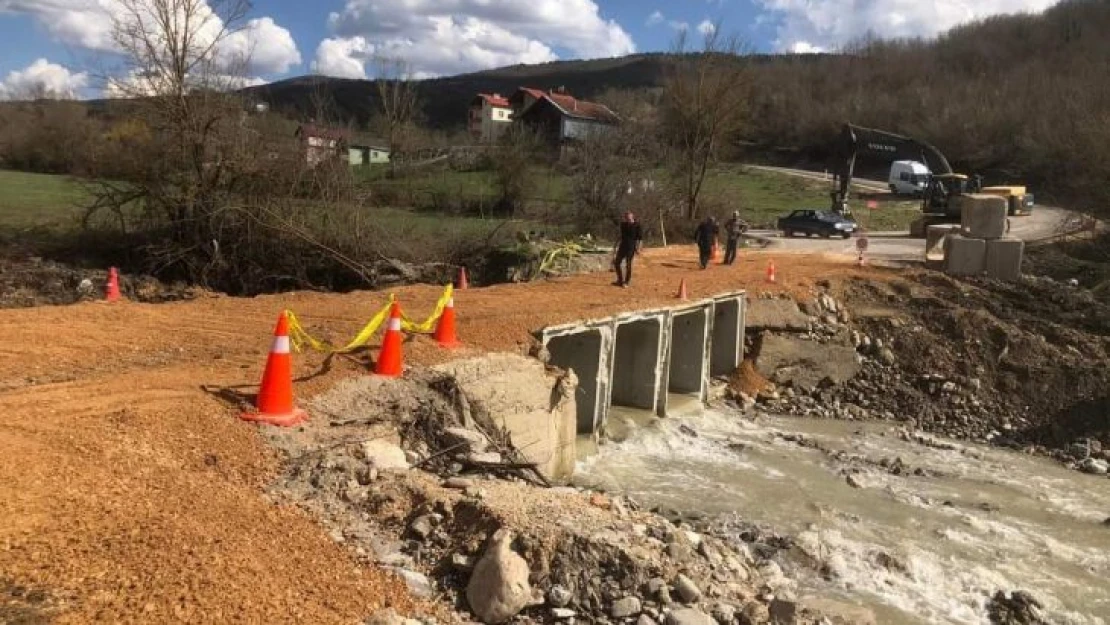 Selde yıkılan köprü yeniden ulaşıma açıldı