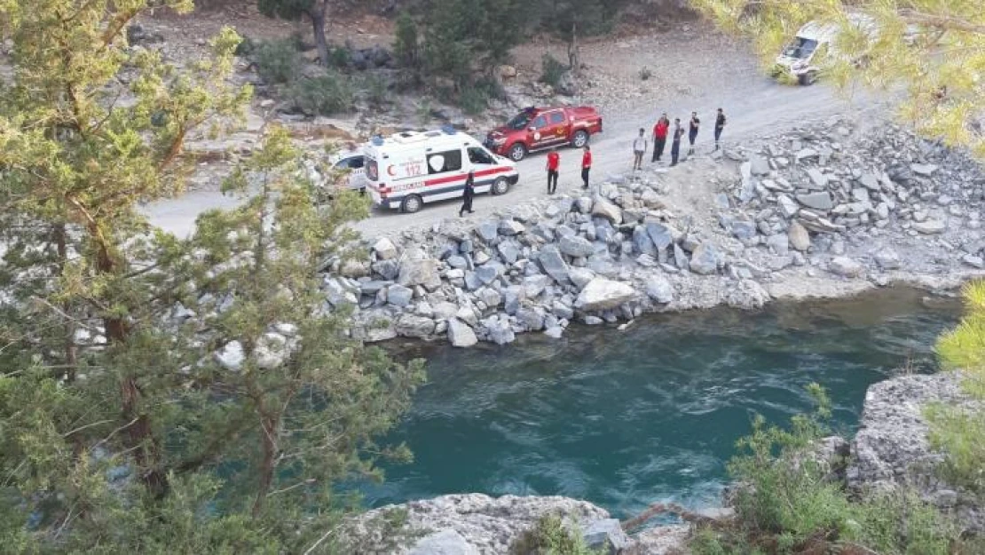 Serinlemek için çaya giren genç kayboldu