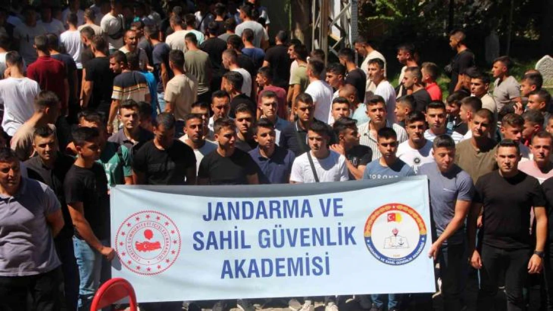 Şeyh Edebali Türbesini 3 bin Jandarma ve Sahil Güvenlik Akademisi öğrencisi ziyaret etti