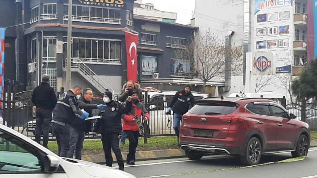 Seyir halindeki jipe silahla ateş ederek kaçtı: 1 yaralı