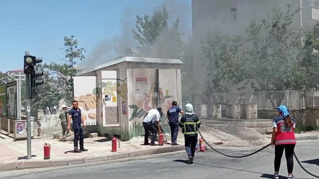 Siirt'te trafoda çıkan yangın söndürüldü