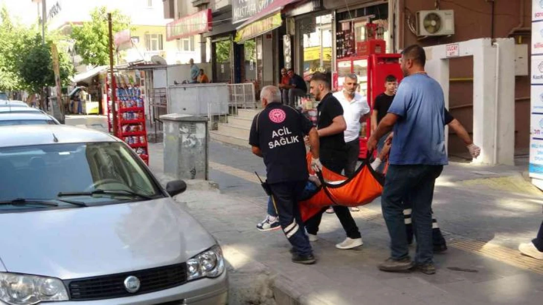 Silah tutukluk yapınca dipçiğiyle birbirini vurdular: 2 yaralı, 1 gözaltı