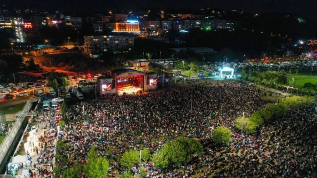 Şile Bezi Kültür Sanat Festivali Cengiz Kurtoğlu konseriyle son buldu