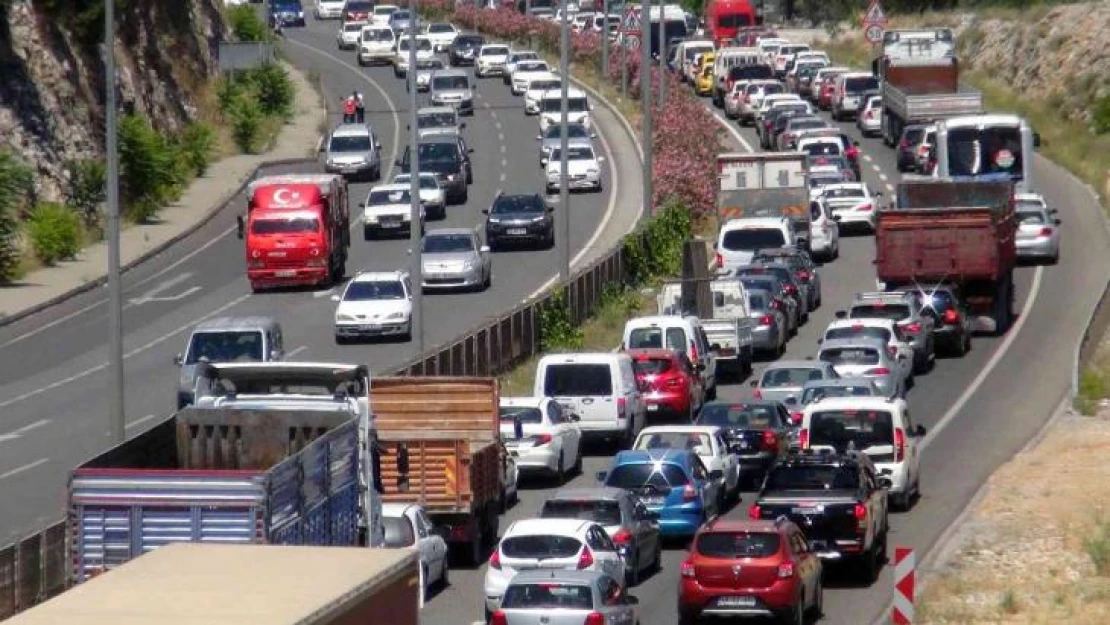 Sınav bitti, trafik tıkandı