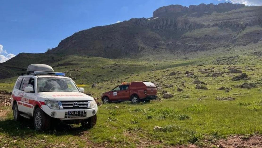 Şırnak'ta kayalıklardan düşen kişi için askeri helikopter havalandı