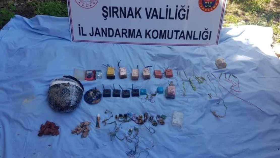 Şırnak'ta toprağa gömülü patlayıcı ve çok sayıda mühimmat bulunarak imha edildi