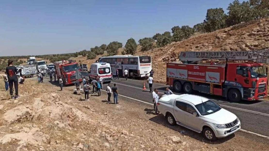 Şırnak'ta yolcu otobüsü ile otomobil çarpıştı: 1 ölü, 12 yaralı