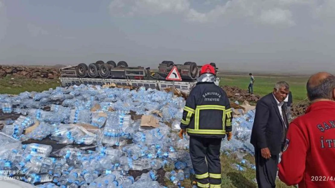 Siverek'te su yüklü tır ile otomobil çarpıştı: 2 yaralı