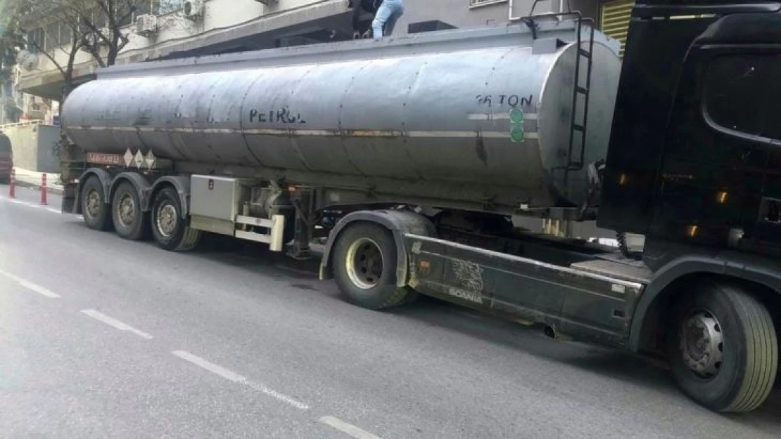 Sokak ortasındaki tankerde 26 ton kaçak akaryakıt ele geçirildi