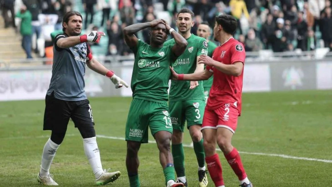 Spor Toto 1. Lig: Bursaspor: 0 - Balıkesirspor: 1 (İlk yarı sonucu)