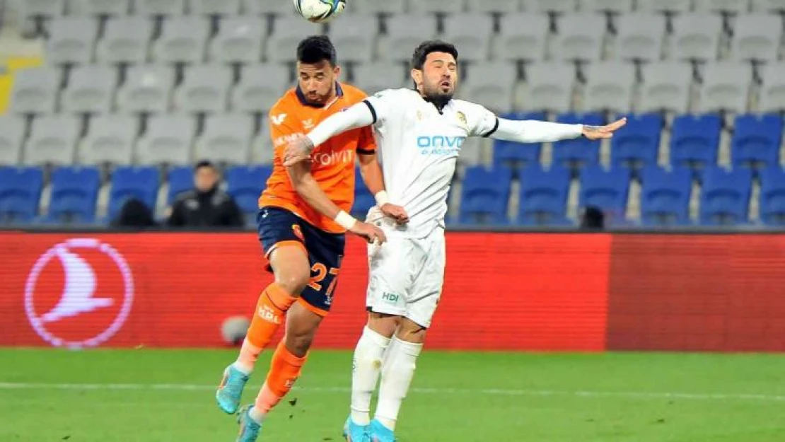 Spor Toto Süper Lig: Başakşehir: 1 - Yeni Malatyaspor: 0 (İlk yarı)