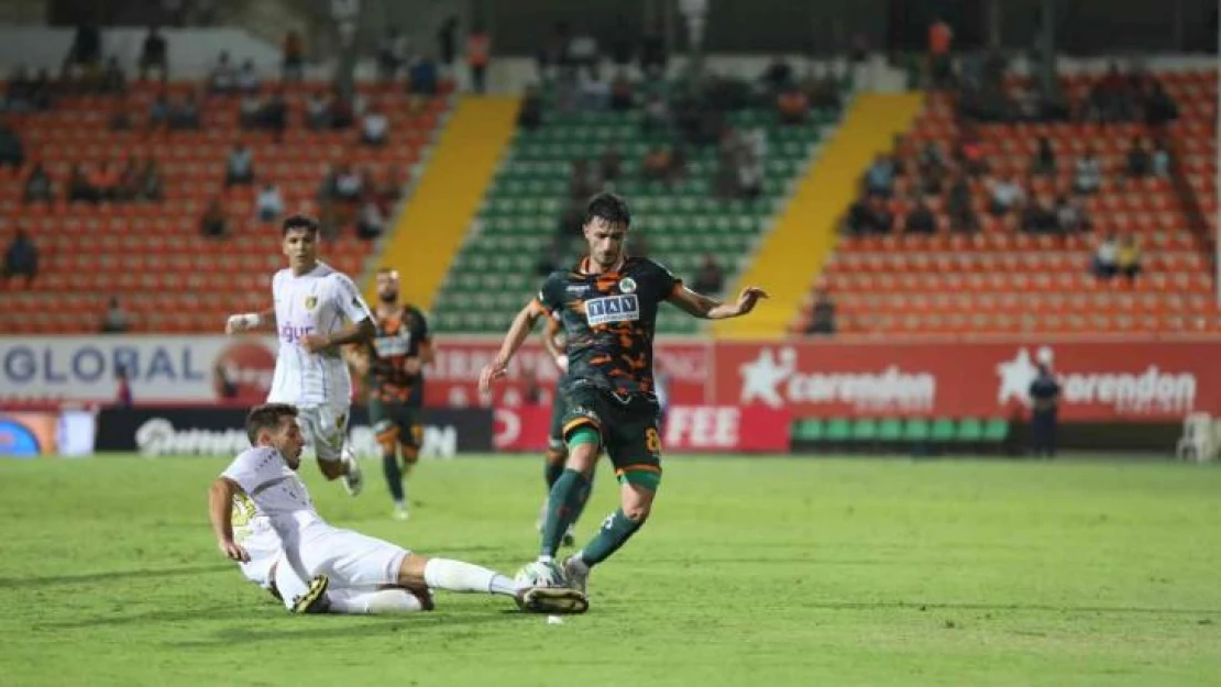 Spor Toto Süper Lig: Corendon Alanyaspor: 0 - İstanbulspor: 0 (İlk yarı)