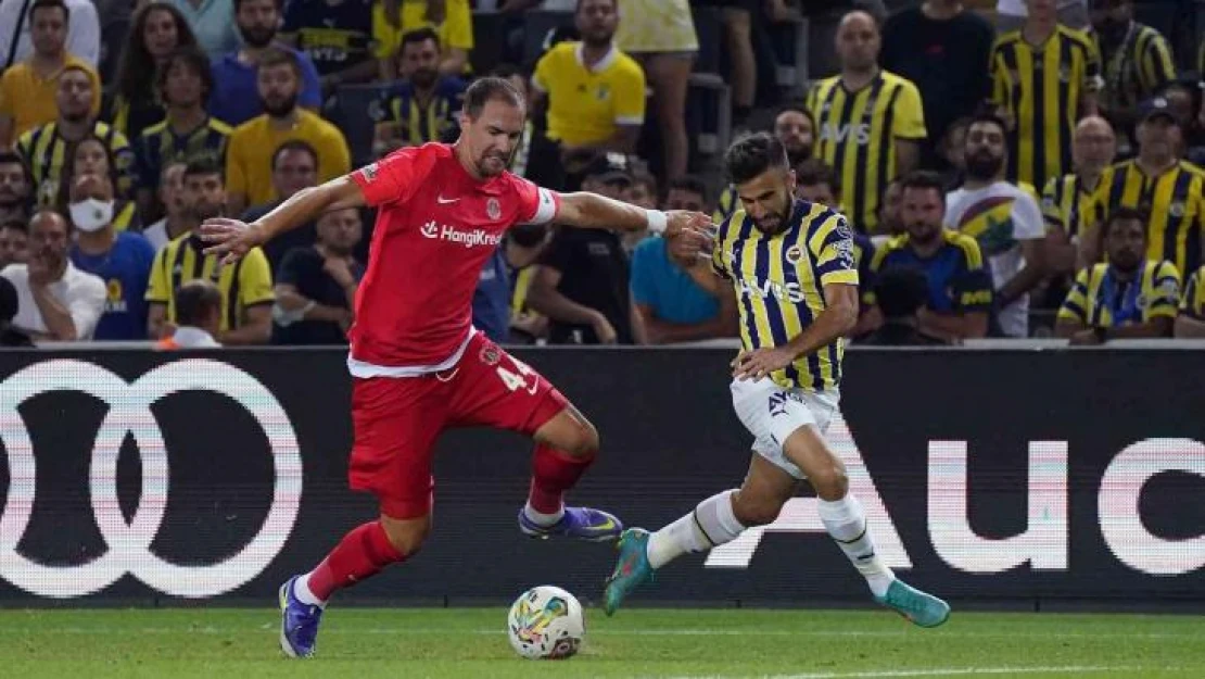 Spor Toto Süper Lig: Fenerbahçe: 2 - Ümraniyespor: 1 (İlk yarı)