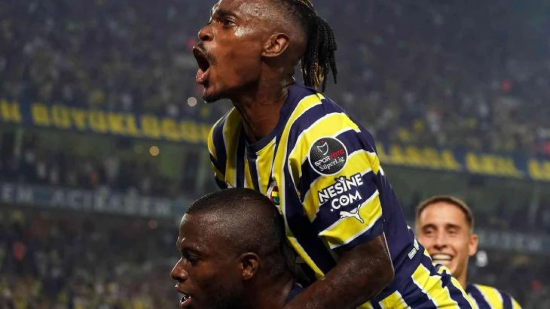 Spor Toto Süper Lig: Fenerbahçe: 2 - Adana Demirspor: 0 (İlk yarı)