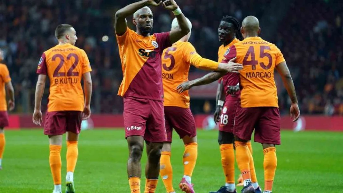 Spor Toto Süper Lig: Galatasaray: 2 - Fatih Karagümrük: 0 (İlk yarı)