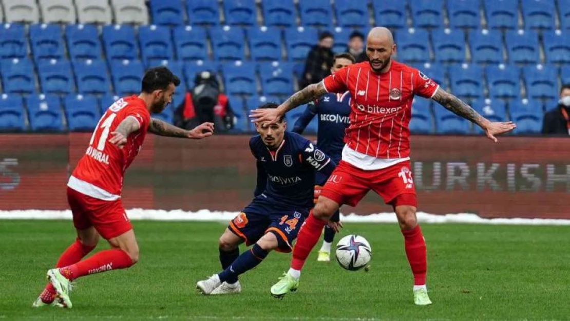 Spor Toto Süper Lig: Medipol Başakşehir: 0 - Antalyaspor: 1 (Maç sonucu)