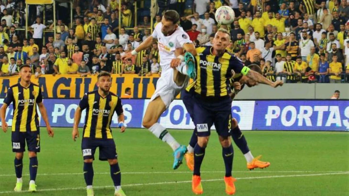 Spor Toto Süper Lig: MKE Ankaragücü: 0 - Konyaspor: 0 (İlk yarı)