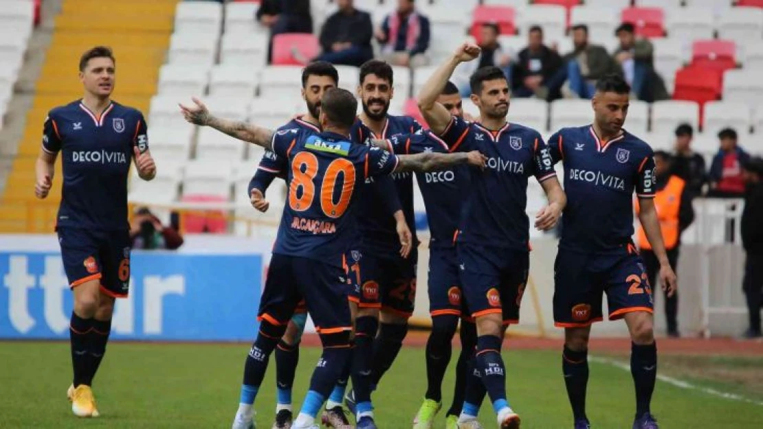 Spor Toto Süper Lig: Sivasspor: 0 - Medipol Başakşehir: 1 (Maç devam ediyor)