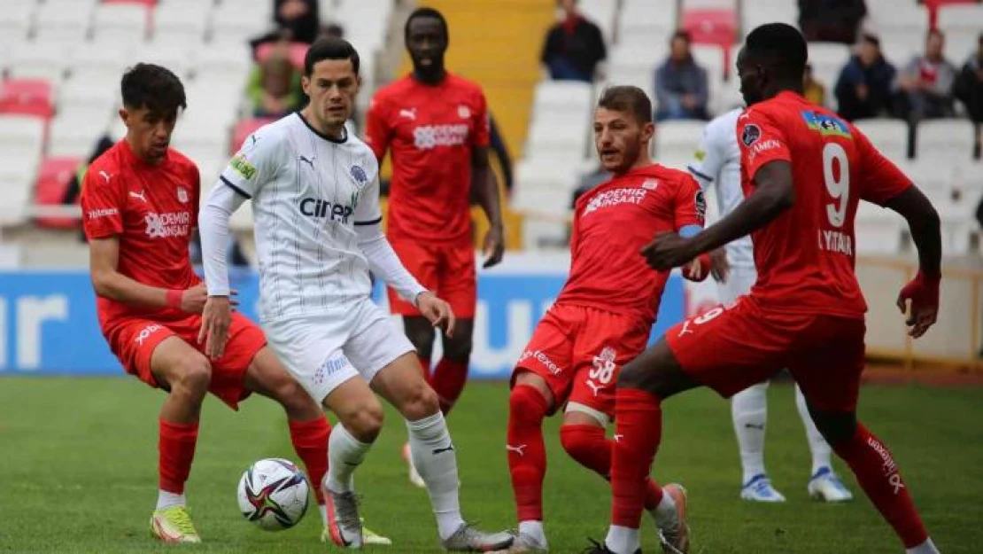 Spor Toto Süper Lig: Sivasspor: 0 - Kasımpaşa:0 (İlk yarı)