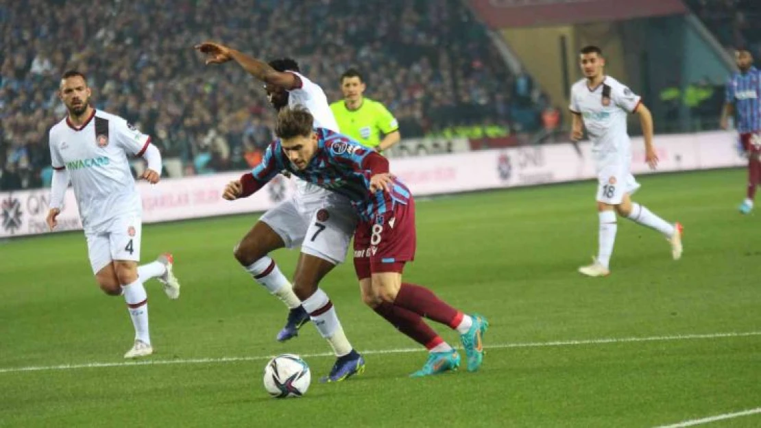 Spor Toto Süper Lig: Trabzonspor: 0 - Fatih Karagümrük: 1 (İlk yarı)