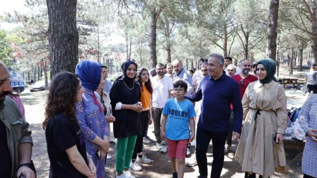 Sultangazi Belediyesi'nden gençlere YKS öncesi moral pikniği