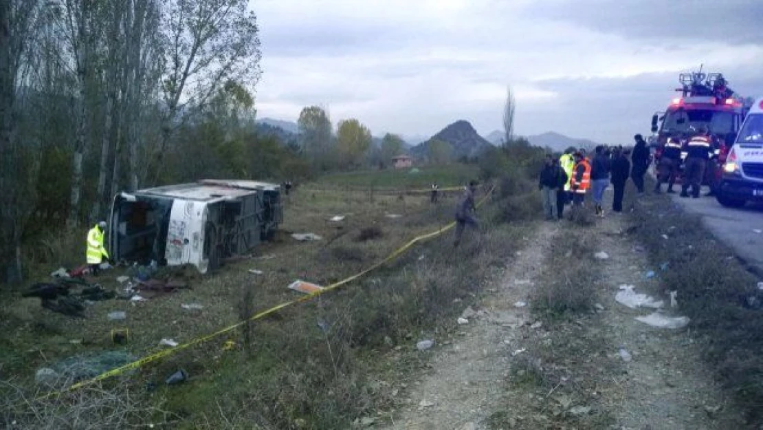 Çorum'da Yolcu Otobüsü Devrildi: 1 Ölü, 40 Yaralı