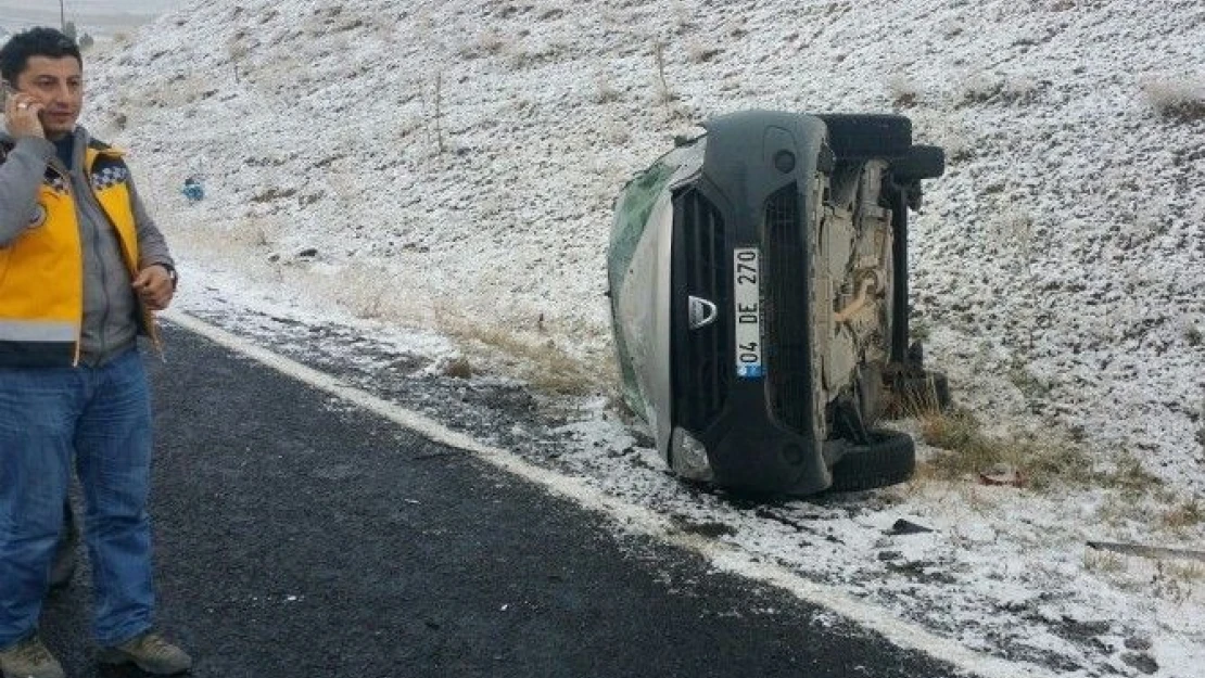 Eleşkirt'te  Trafik  Kazası  2  Yaralı