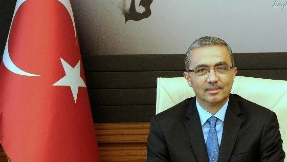 Rektör  Prof.  Dr.  Güvenç'in  10  Kasım  Atatürk'ü  Anma  Mesajı