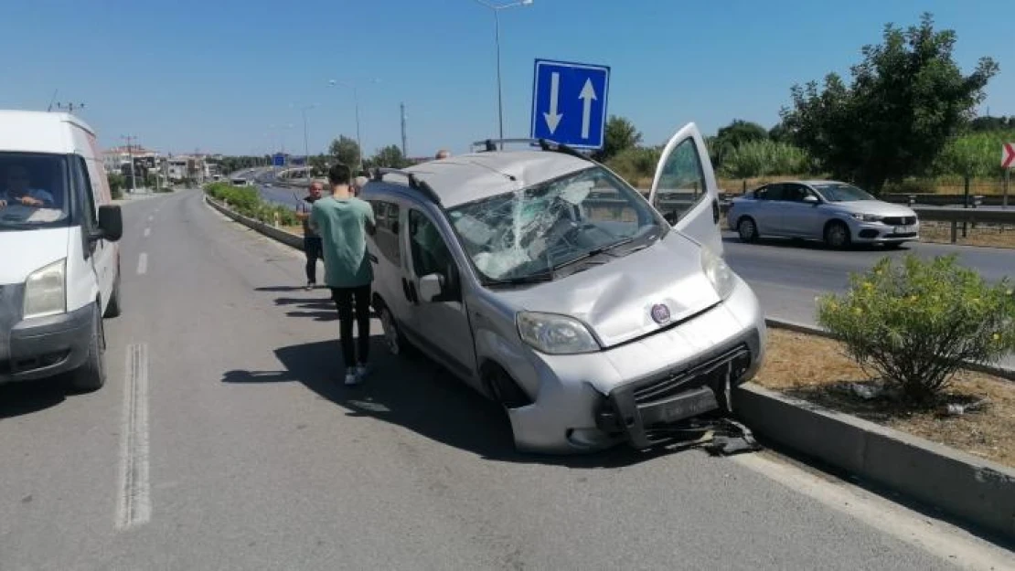 Tabelaları yıkıp refüje çıktı