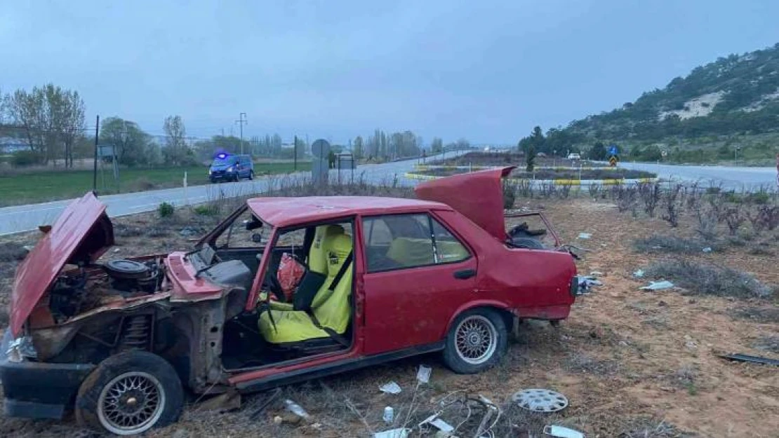 Takla atan araçta baba öldü, oğlu ağır yaralandı