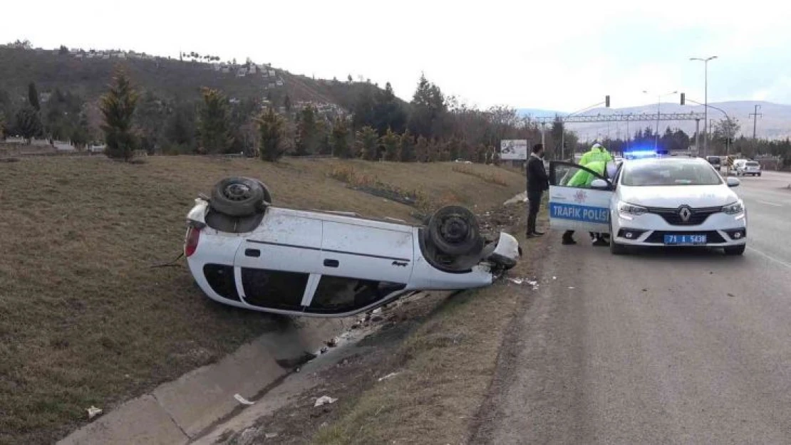 Takla atan otomobilin sürücüsü yaralandı