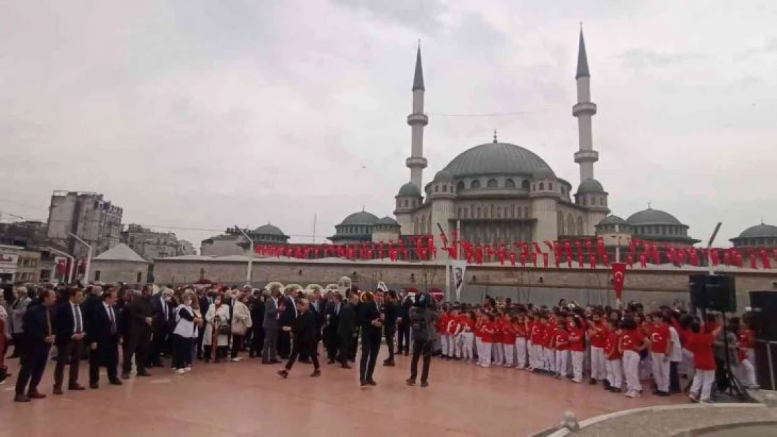 Taksim'de 23 Nisan coşkusu