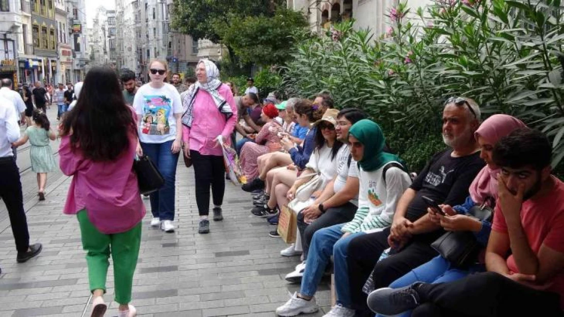 Taksim'de bayram yoğunluğu