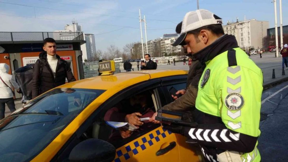 Taksim'deki denetimlerde taksicilere ceza yağdı