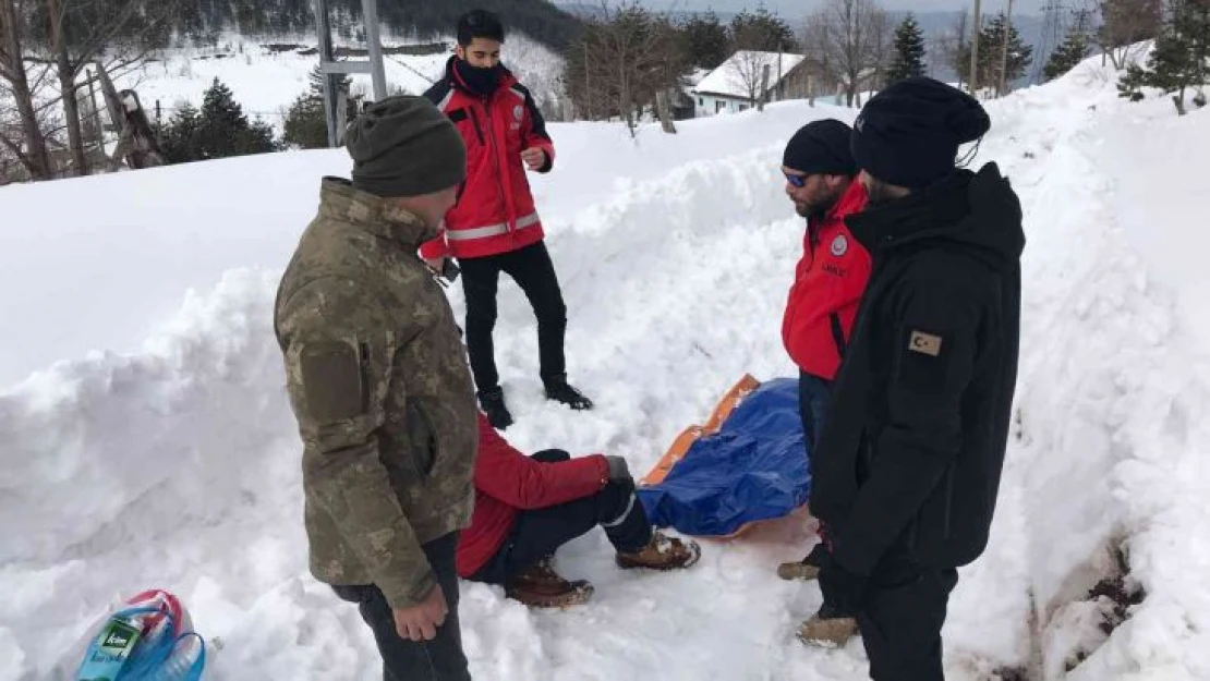 Tamir için gitti, donmaktan UMKE kurtardı