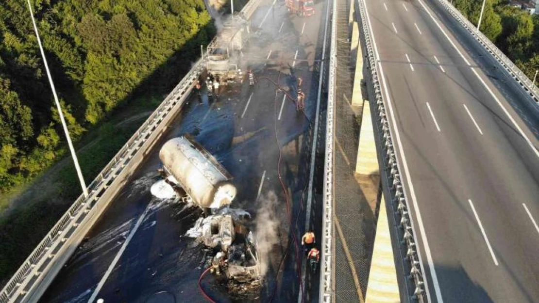 Tanker tırla çarpıştı, TEM Otoyolu trafiğe kapandı