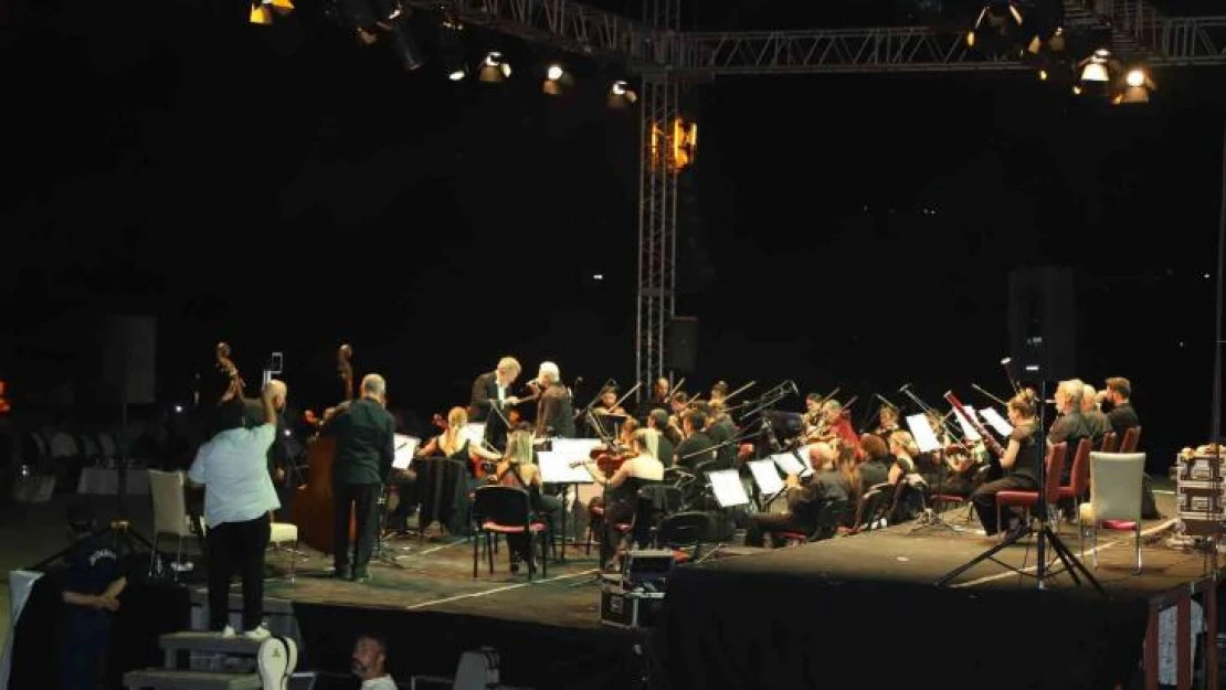 Tarihi Cendere Köprüsü'nde konser