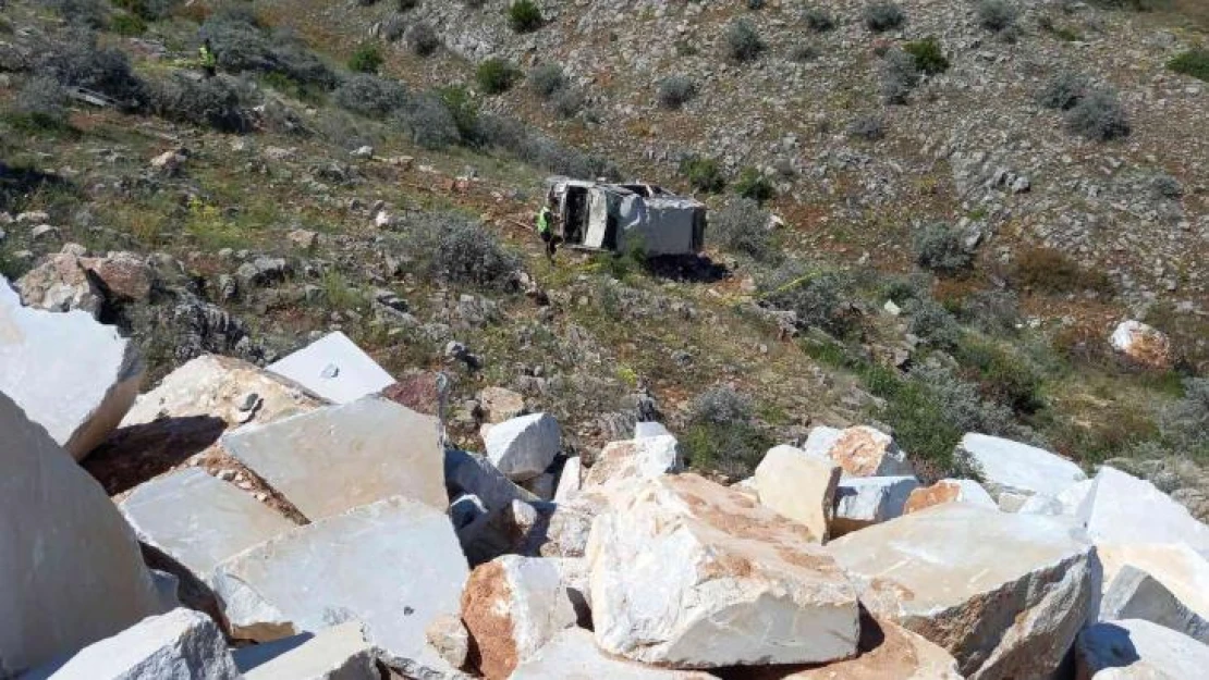 Tarım işçilerini taşıyan minibüs uçuruma yuvarlandı: 2 ölü, 17 yaralı