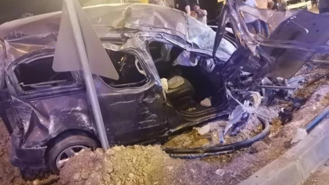 Tarsus'ta trafik kazasında 1 kişi öldü, 2 kişi yaralandı