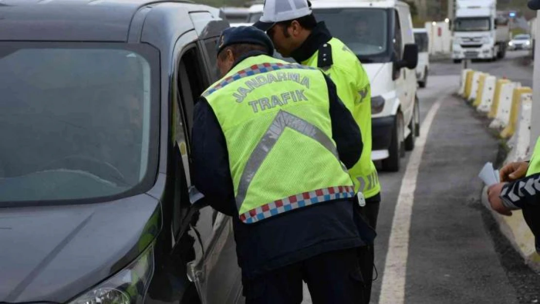 Tatvan'da bayram öncesi emniyet kemeri uygulaması yapıldı