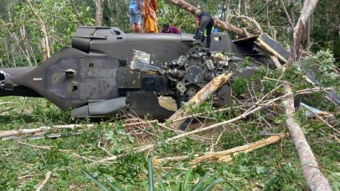 Tayland'da askeri helikopter ormanlık alana düştü