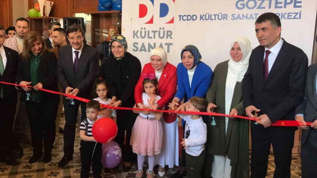 TCDD Genel Müdürü Metin Akbaş: '165 yıllık geçmişi olan TCDD'nin tarihi objeleri bu odada sergilenmekte'