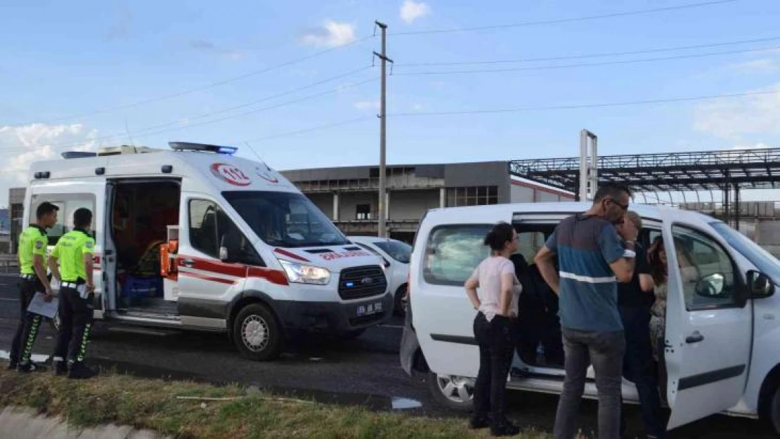 Tekirdağ'da 4 araç birbirine girdi: 2 yaralı