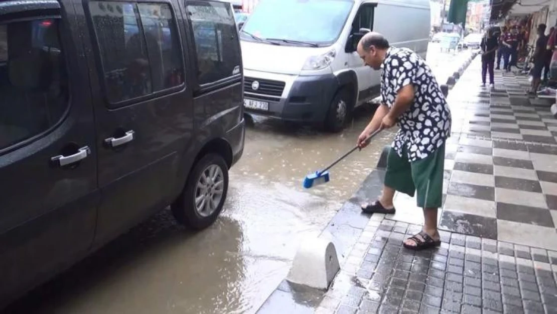 Tekirdağ'da birçok işyerini su bastı: 160 bin liralık hasar var