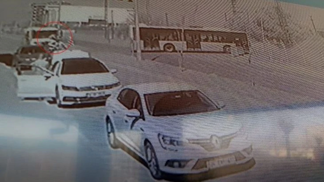 Tekirdağ'da motosikletin tankerle kafa kafaya çarpıştığı kaza kamerada