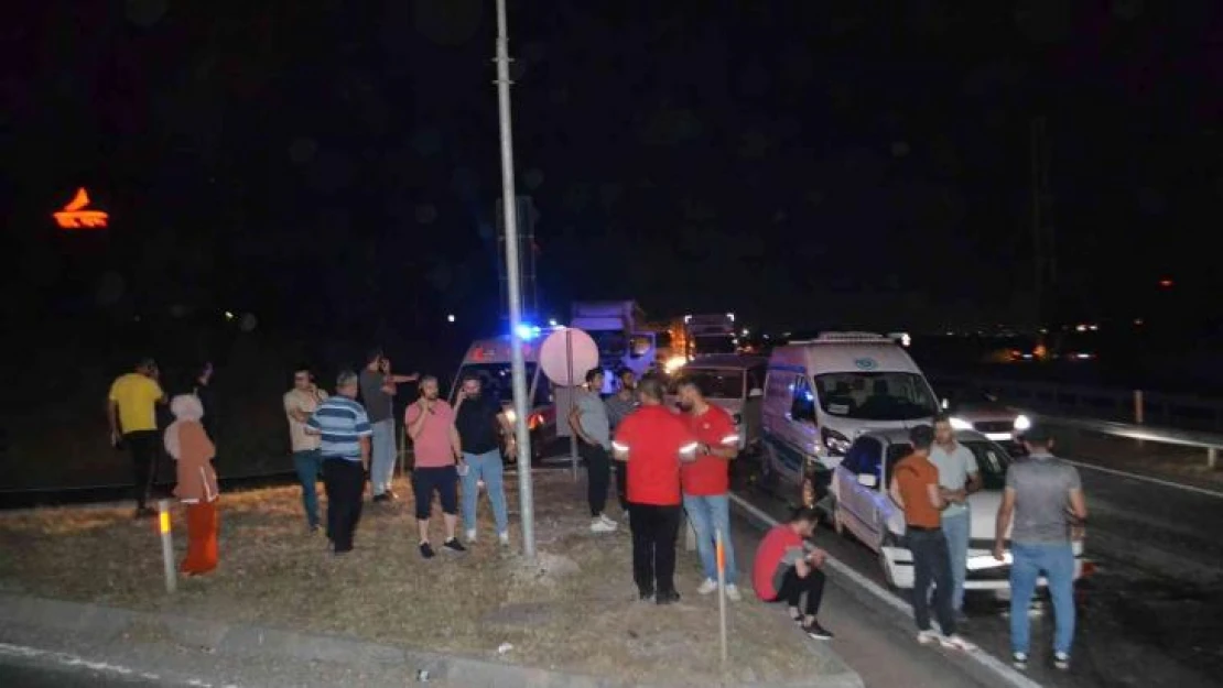 Tekirdağ'da tır kırmızı ışıkta bekleyen 8 aracı biçti: 10 yaralı