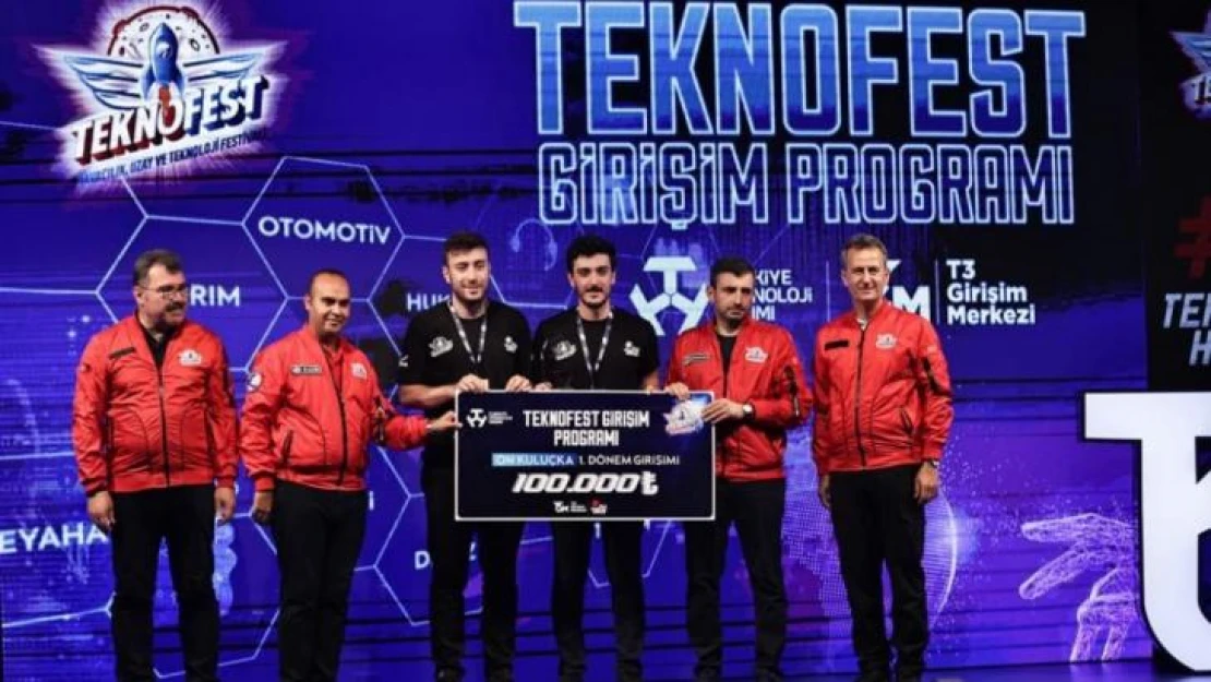 Teknofest'te Türkiye'nin ilk büyük ölçekli teslimat robotu ödüllendirildi