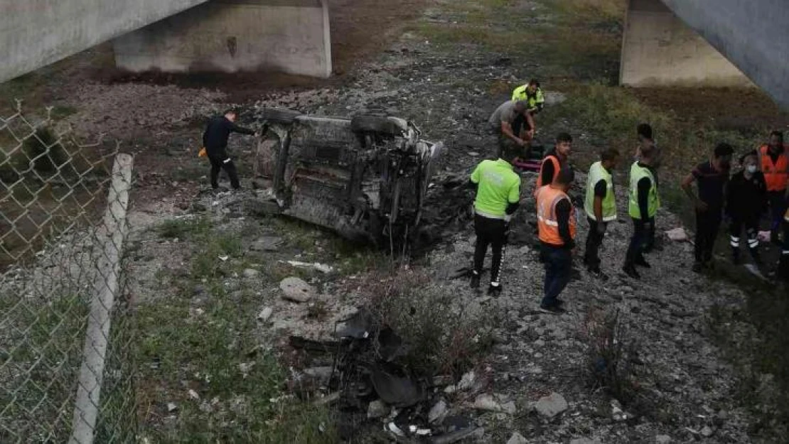 TEM'de kontrolden çıkan otomobil viyadükten uçtu: 3 yaralı