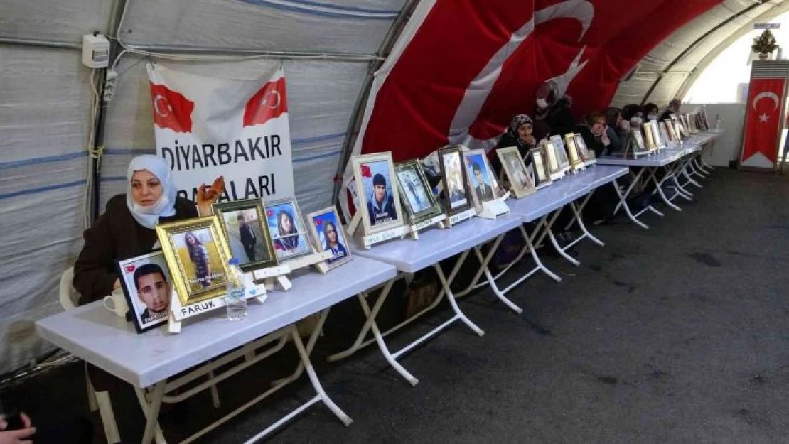 Terör mağduru aileler 928 gündür Diyarbakır'da evlatlarının yolunu gözlüyor