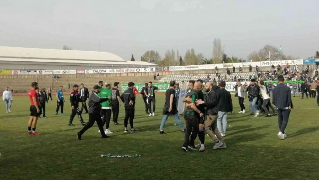 TFF 3. Lig'e yükselme maçında olaylar çıktı